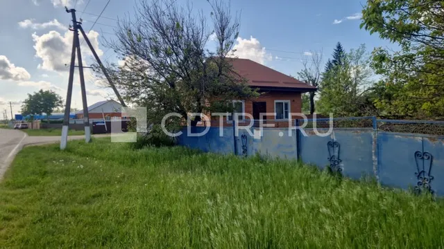 Жилой дом 36,4 кв.м. на участке 3827 кв.м. Респ Адыгея, а.Пшизов, ул. им М.Б. Пшизова, 46
