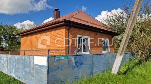 Жилой дом 36,4 кв.м. на участке 3827 кв.м. Респ Адыгея, а.Пшизов, ул. им М.Б. Пшизова, 46
