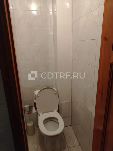 Жилая недвижимость – 1/4 доля в праве на жилое помещение- квартира