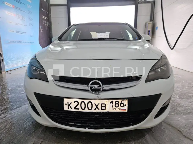 Транспортное средство: Opel Astra, год выпуска: 2013, цвет белый.