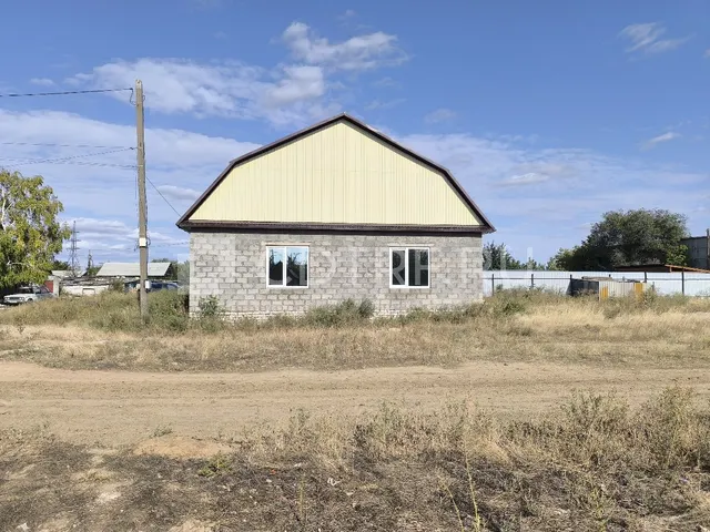 Земельный участок 944 кв.м., жилой дом 102 кв.м., г.Ахтубинск