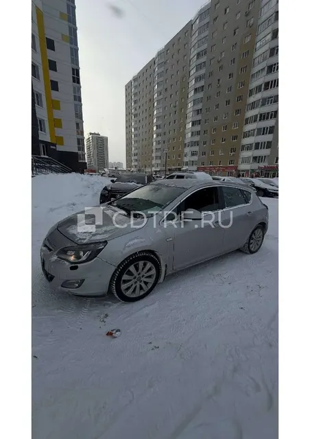 Автомобиль марки OPEL модель Astra 2010