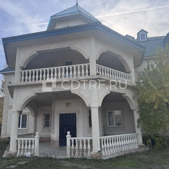 Торги в форме публичного предложения с закрытой форме подачи заявок и предложений о цене.