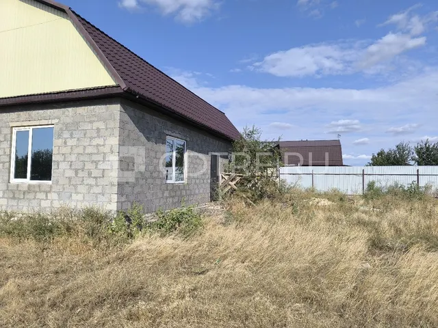 Земельный участок 944 кв.м., жилой дом 102 кв.м., г.Ахтубинск