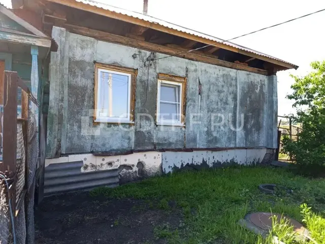 Земельный участок, площадь 350000 кв.м., Здание (жилое), площадь 54,9 кв.м.