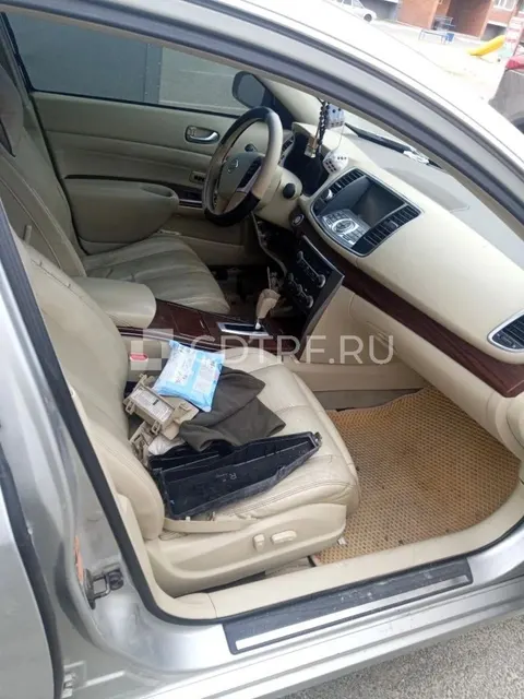 Автомобиль Nissan Teana