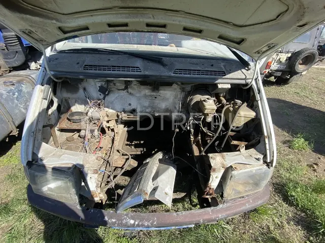 Автобус, марка: ГАЗ, модель: 322132, 2001 г.в., нет мотора, не на ходу