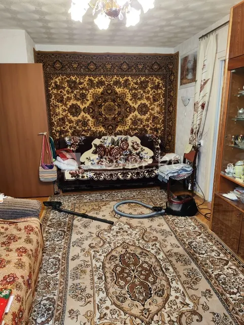 1/2 доли в квартире площадью 43,7 кв.м, г. Санкт-Петербург, ул. Пилотов, д.21, кв.45