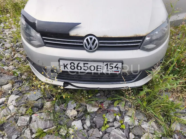 Автомобиль: VOLKSWAGEN POLO 2015 года выпуска.