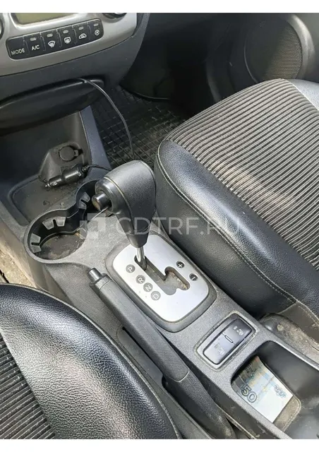 Автомобиль KIA SPORTAGE 2007 года выпуска, VIN KNEJE55187K381794 в залоге у Банка ВТБ