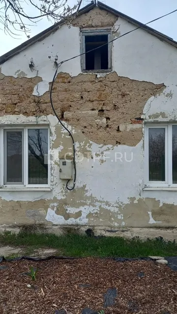 Земельный участок, площадь 2500+/- 18 кв. м. и жилой дом, площадь 47,2 кв. м., Респ. Крым