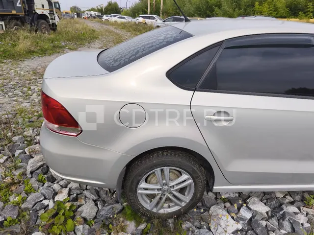 Автомобиль: VOLKSWAGEN POLO 2015 года выпуска.
