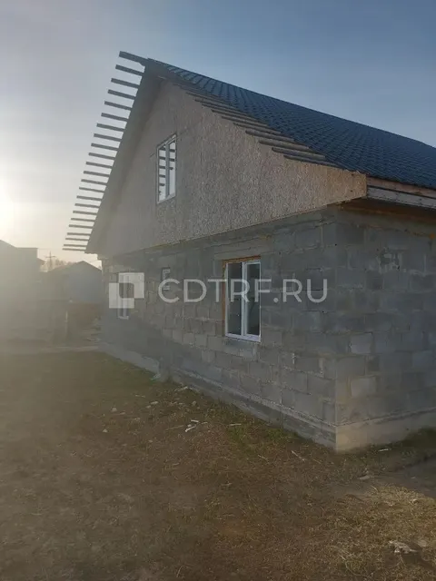Жилой дом с земельным участком