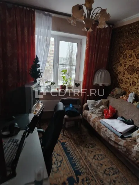 Жилая недвижимость – 1/4 доля в праве на жилое помещение- квартира