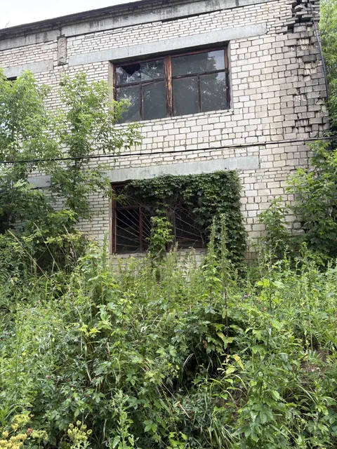 Продажа имущества Должника - Фролова Станислава БорисовичаНежилое здание, кадастровый № 33:07:000409:173, площадь 689,6 кв.м., адрес: Владимирская область, р-н. Ковровский, п. Нерехта, ул. Центральная, д. 33 и расположенный под ним земельный участок, кадастровый № 33:07:000409:474, виды разрешенного использования: для размещения ЛМУ и столовой, площадь: 930 +/- 11 кв.м., местоположение: Владимирская область, р-н Ковровский, МО Новосельское (сельское поселение), п. Нерехта, ул. Центральная, д 33, строение литер И.
