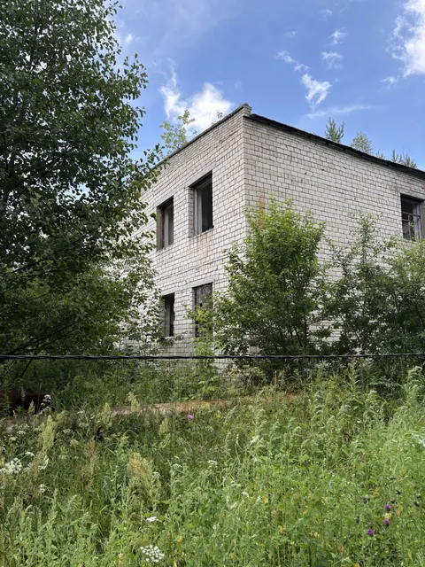 Продажа имущества Должника - Фролова Станислава БорисовичаНежилое здание, кадастровый № 33:07:000409:173, площадь 689,6 кв.м., адрес: Владимирская область, р-н. Ковровский, п. Нерехта, ул. Центральная, д. 33 и расположенный под ним земельный участок, кадастровый № 33:07:000409:474, виды разрешенного использования: для размещения ЛМУ и столовой, площадь: 930 +/- 11 кв.м., местоположение: Владимирская область, р-н Ковровский, МО Новосельское (сельское поселение), п. Нерехта, ул. Центральная, д 33, строение литер И.