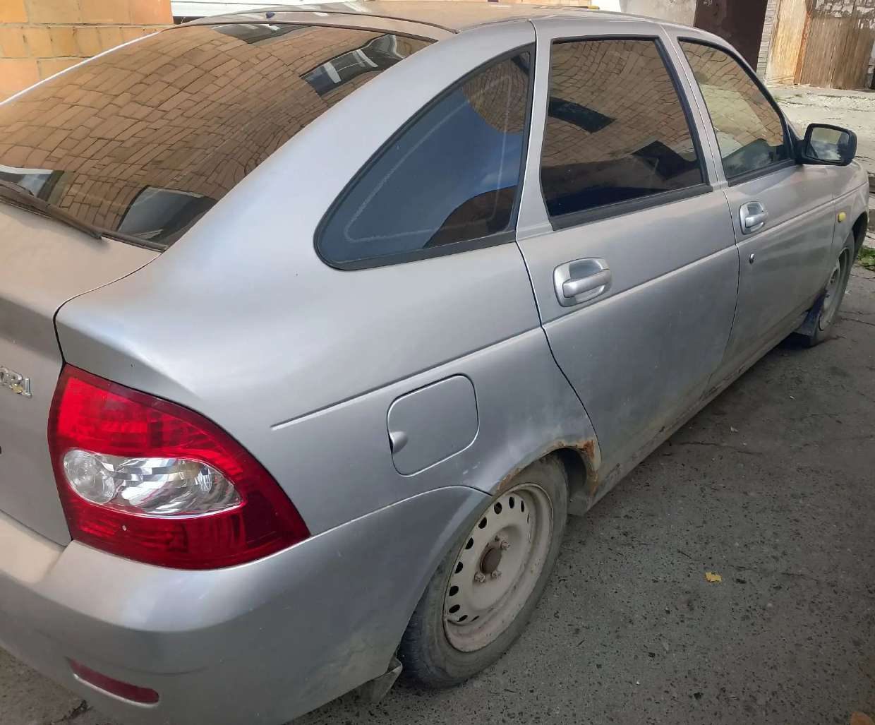 ЛОТ №1: Автомобиль марки: LADA 217230 LADA PRIORA; Регистрационный знак: Т178КС196 Идентификационный номер (VIN): XTA21723090059610 Наименование (тип ТС): Легковой Категория ТС: B Год изготовления ТС: 2009 Модель, № двигателя: 21123, 2353889 Шасси (рама) №: Отсутствует Кузов (кабина, прицеп) №: XTA21723090059610 Цвет: Светло-серебристый металл Мощность двигателя, л.с. (кВт): 97,9 л.с. (72.0 кВТ)