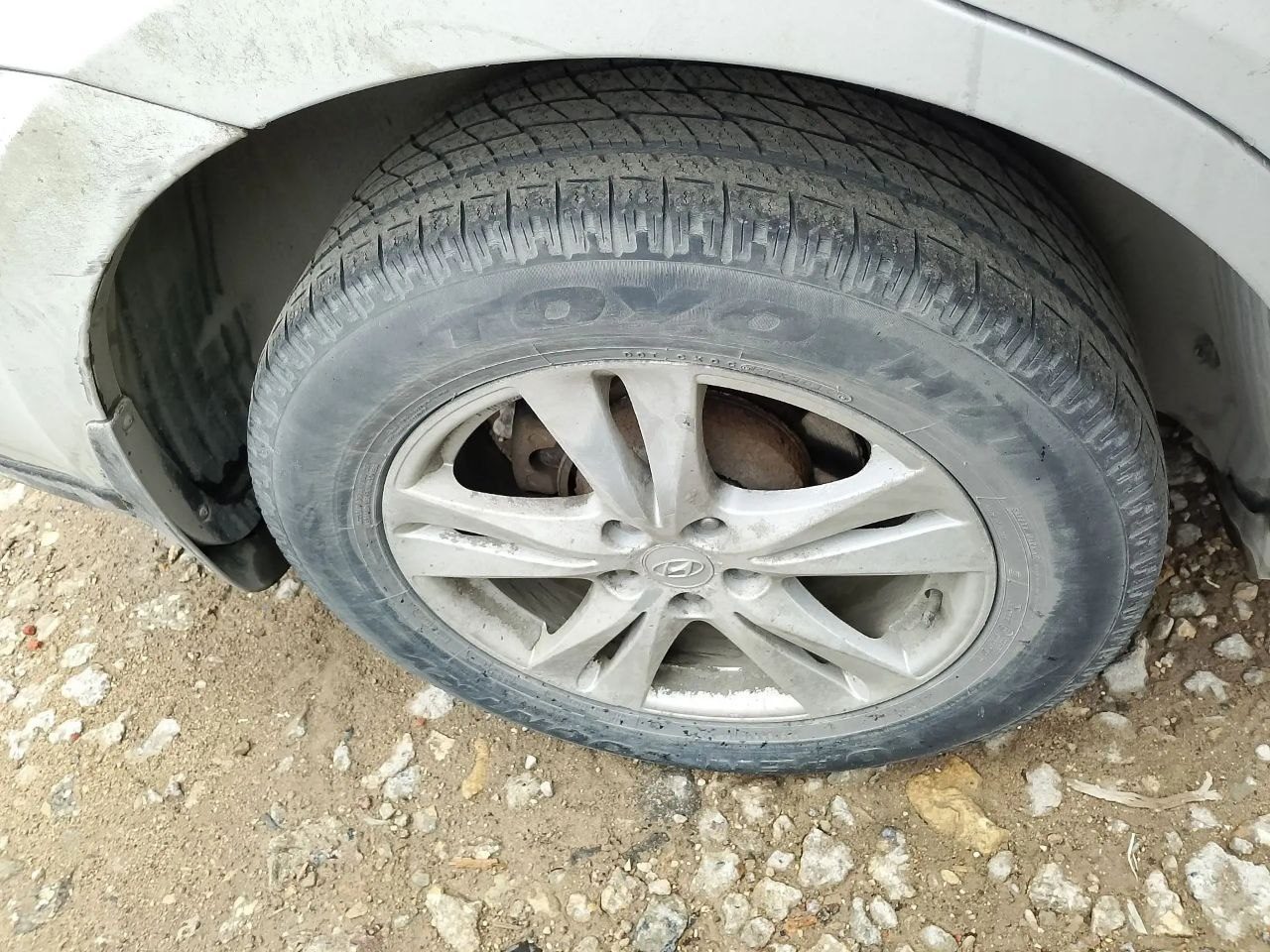 марка, модель – HYUNDAI SANTA FE; цвет – СЕРЫЙ СВЕТЛЫЙ; идентификационный номер (VIN) – KMHSH81BDBU758288; год изготовления – 2011; кузов № KMHSH81BDBU758288; шасси (рама) – отсутствует; паспорт транспортного средства – серия 78УО № 260432