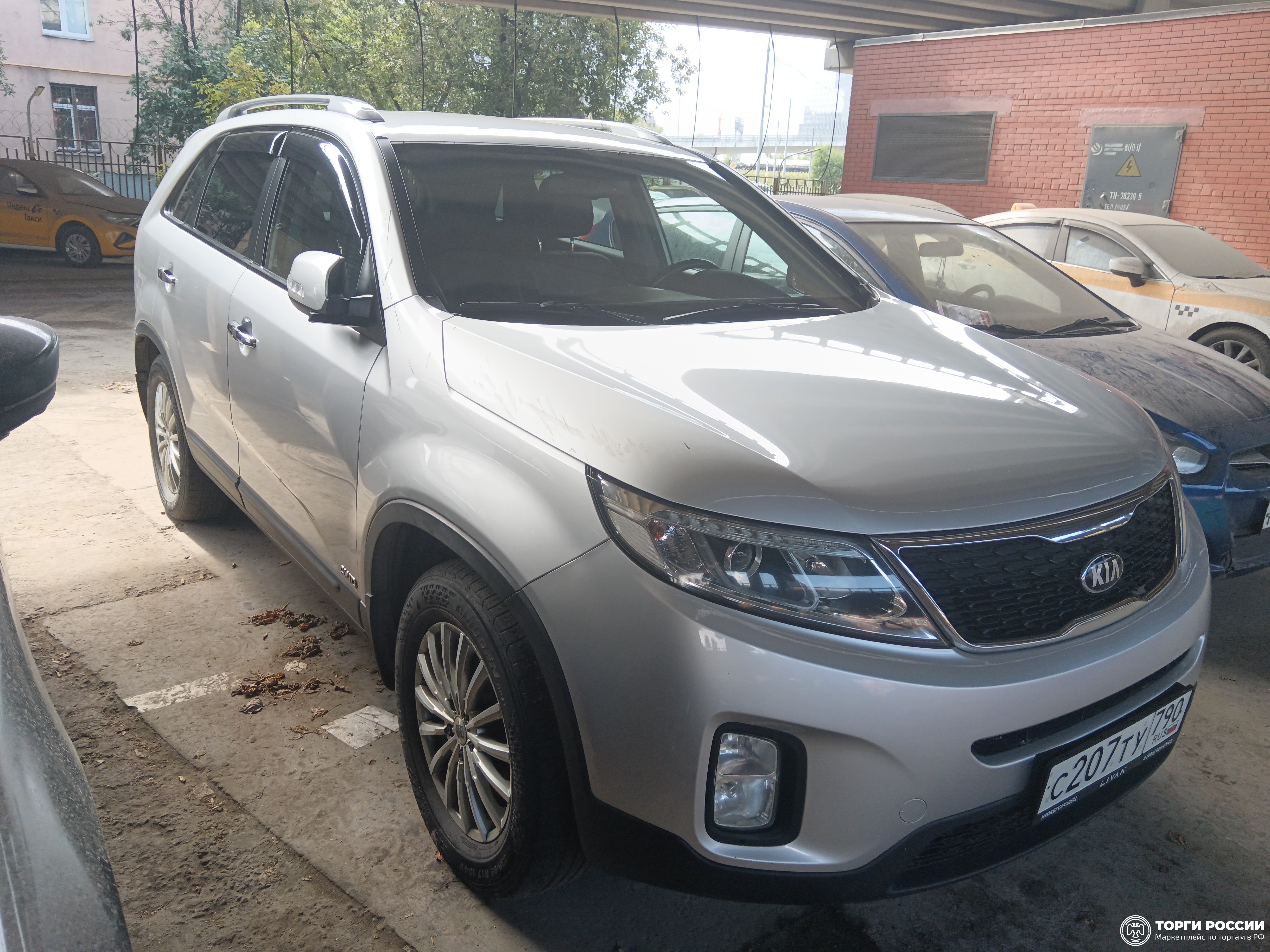 Транспортное средство. Модель: KIA XM FL (SORENTO). Тип КПП: АКПП. VIN XWEKU811DD0015066. Гос. номер: С207ТУ790. Год выпуска: 2013. Адрес местонахождения: г. Москва, пересечение Звенигородского шоссе со 2-м Магистральным тупиком, напротив 4-й Магистральной, д. 13, стр.2