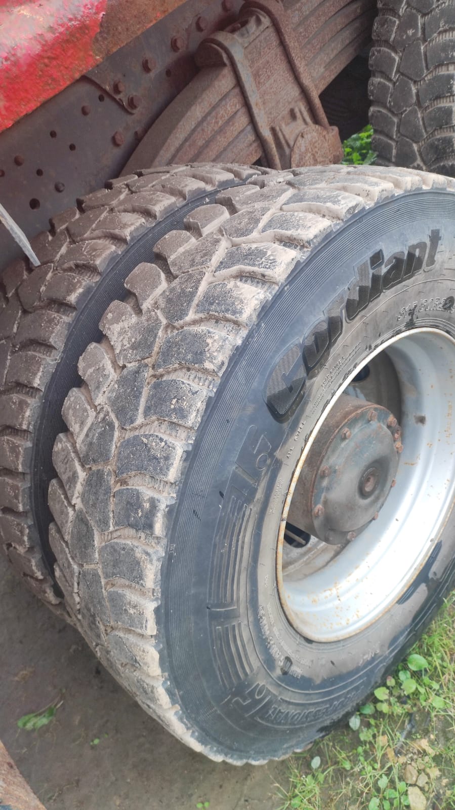 Грузовой автомобиль – самосвал Mercedes Actros 4141K, 2015 г.в.,
VIN Z9M9323155G993182,
Объем двигателя 11,9л Мощность - 408л.с.,
цвет кузова – красный, полуавтоматическая коробка передач, объем кузова – 20 м3.
Разр.макс.масса, кг – 48 000
Пробег – 697 800 км.
В хорошем техническом состоянии. Можно сразу в работу.
В январе 2025 пройдено ТО. Стоит новый аккумулятор, поменяно масло в ДВС, тормозные колодки, насос ТННД, топливный и масляный фильтр, трещетки тормозные, сальники и др. Местонахождение: г. Санкт-Петербург, ул. Ленина, д. 233 (стоянка автосервиса «Олимп Макс» в Шушарах).