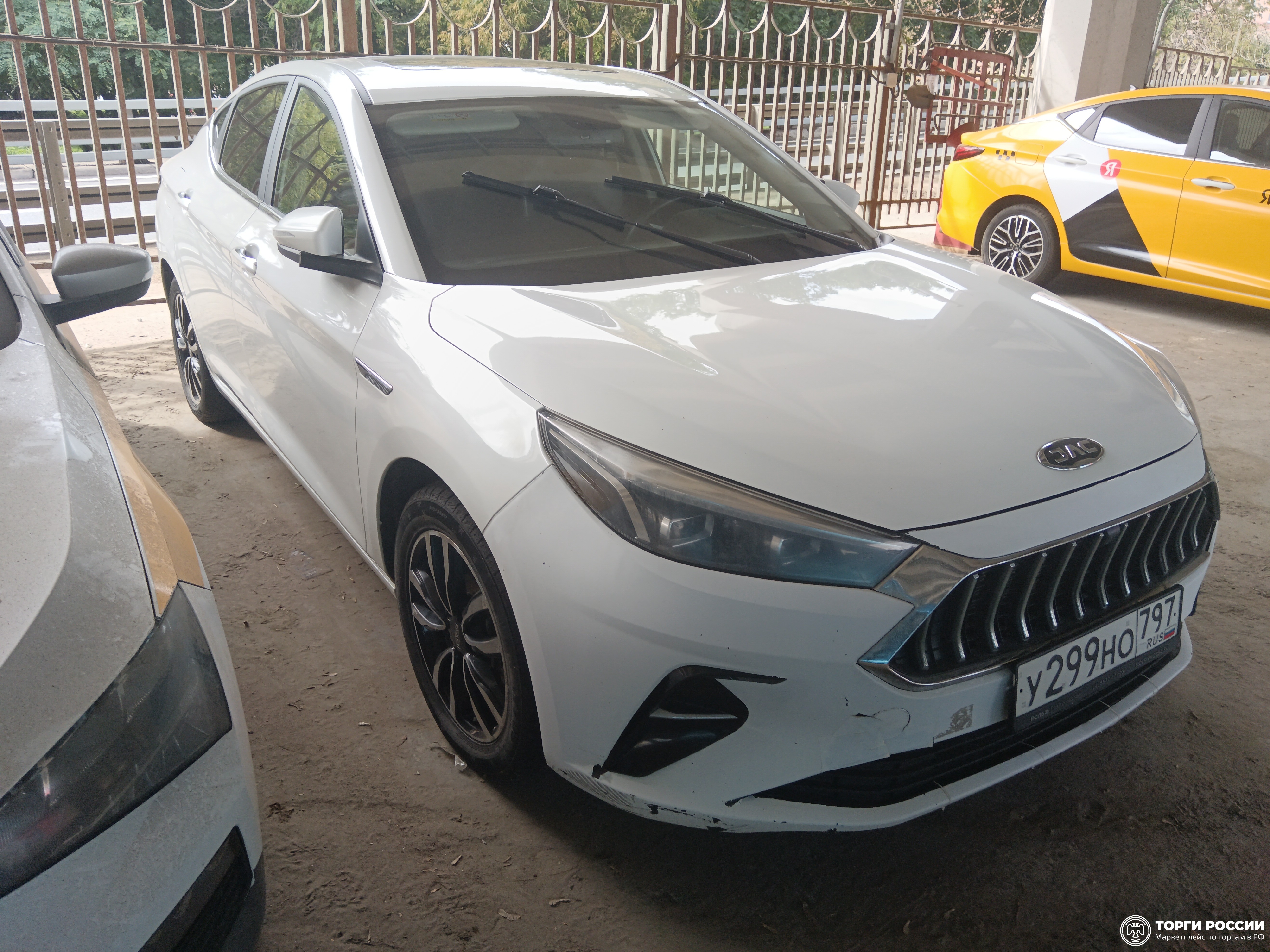 Транспортное средство. Модель: JAC J7. Тип КПП: АКПП. VIN MX1J7AGGXNK030060. Гос. номер: У299НО797. Год выпуска: 2022. Адрес местонахождения: г. Москва, пересечение Звенигородского шоссе со 2-м Магистральным тупиком, напротив 4-й Магистральной, д. 13, стр.2