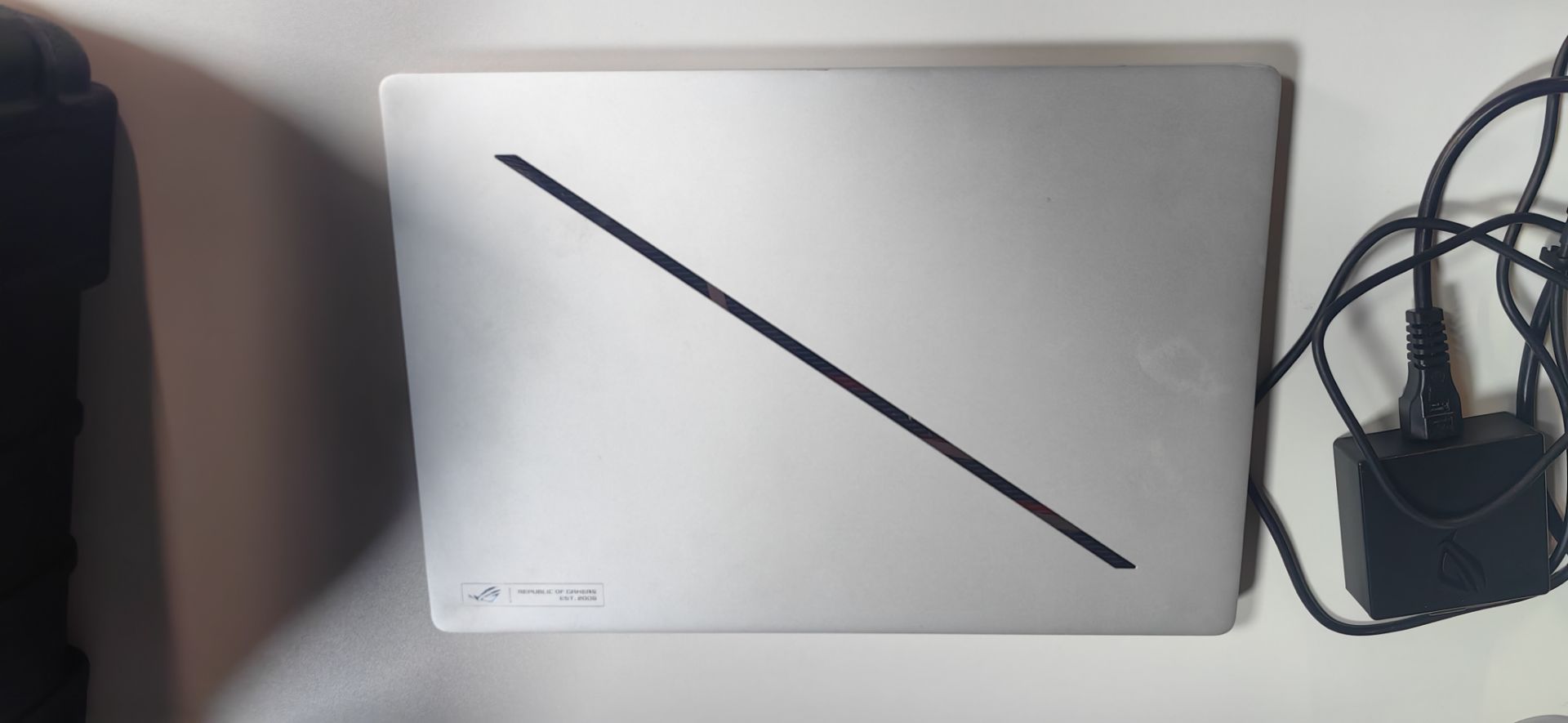 Ноутбук ASUS ROG Zephyrus G16 GU605CXQR077W 90NR0M66-M00420 U9 285H/64GB/1TB SSD/GeForce RTX5090 24GB/16" OLED 2.5K/WiFi/BT/сam/Win11H ome/white
Эта...