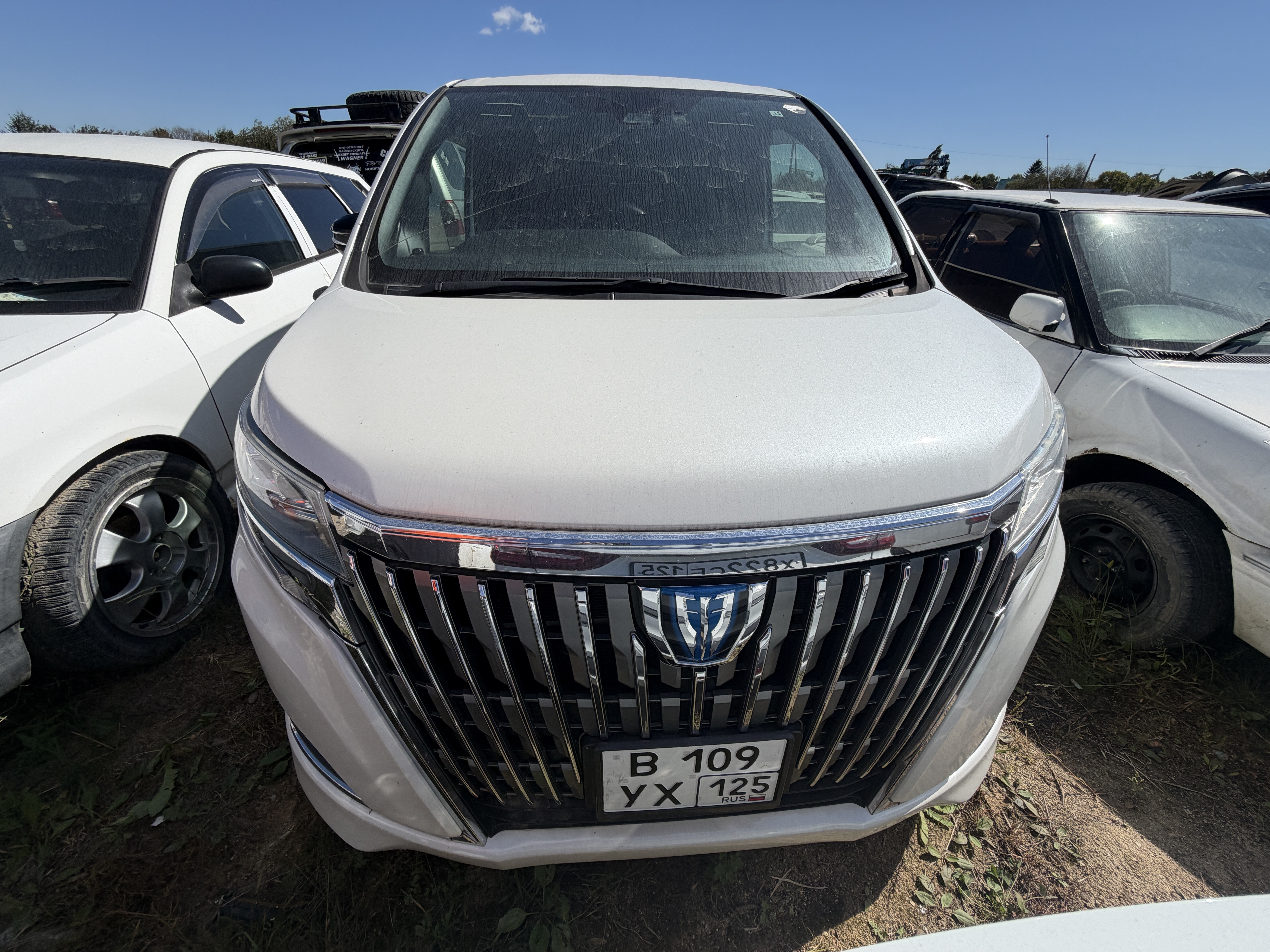 Транспортное средство. Модель: TOYOTA ESQUIRE HYBRID. Тип КПП: АКПП. VIN ZWR80-0298094. Гос. номер: В109УХ125. Год выпуска: 2017. Ключи в наличии. Адрес местонахождения: г. Артем, ул. Нововокзальная, д. 29 А
