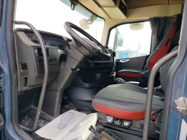 Тягач седельный VOLVO  FH-TRUCK 6X2, 2020 г.в., VIN X9PRG20C2LW134309, объем двигателя 12777 куб. см (469 л.с), цвет кузова синий.  Пробег 1171733 км....