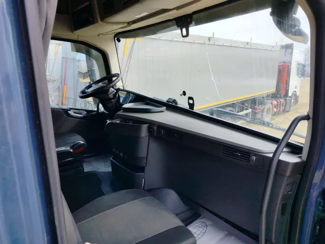 Тягач седельный VOLVO  FH-TRUCK 6X2, 2019 г.в., VIN X9PRG20C7LW130983, объем двигателя 12777 куб. см (469 л.с), цвет кузова синий. Пробег 1284122  км....