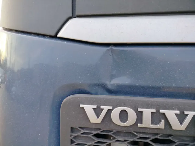 Тягач седельный VOLVO  FH-TRUCK 6X2, 2019 г.в., VIN X9PRG20C5LW130965, объем двигателя 12777 куб. см (469 л.с), цвет кузова синий. Пробег 1384513  км....