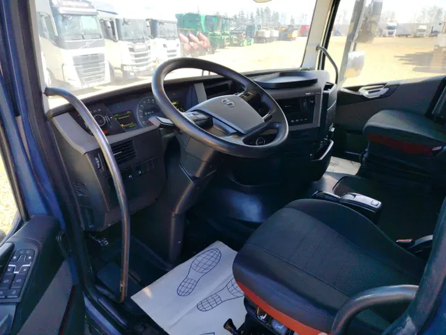 Тягач седельный VOLVO  FH-TRUCK 6X2, 2019 г.в., VIN X9PRG10C6KW127906 , объем двигателя 12777 куб. см (428 л.с), цвет кузова синий. Пробег 1451571  км...