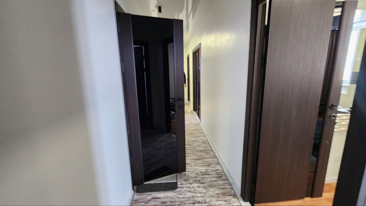 Жилое помещение, трехкомнатная квартира, общей площадью 99,5 кв.м., расположенная по адресу: Свердловская область, г. Екатеринбург, ул. Раевского, дом 6, квартира 162, кадастровый номер 66:41:0702023:332, этаж 25, предмет залога Банка ВТБ (ПАО).