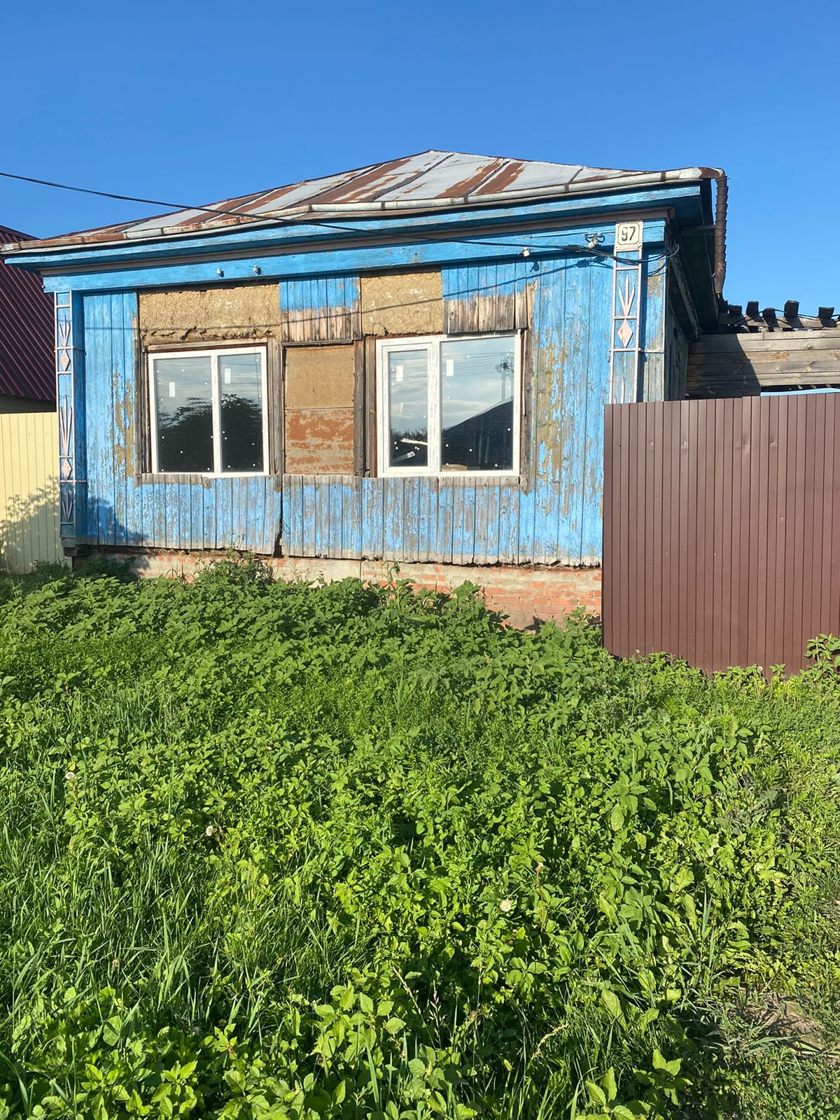 дом пл. 61,8 м2, назначение: жилое, кад. №64:29:170321:45; зем. участок пл. 1388 м2, назначение: ЛПХ, кад. №64:29:170321:8; здание, пл. 26 м2, назначение: нежилое, кад. №64:29:170321:114; здание, пл. 14,1 м2, назначение: нежилое, кад. № 64:29:170321:106; здание пл. 9,7 м2, назначение: нежилое, кад. № 64:29:170321:109; здание, пл. 16,5 м2, назначение: нежилое, кад. № 64:29:170321:107; сооружение, пл. 1,0 м2, назначение: нежилое, кад. № 64:29:170321:108. Все объекты расположены по адресу: Россия, обл. Саратовская, р-н Романовский, р.п. Романовка, ул. Калинина, дом 97 и находятся в долевой собственности, размер каждой доли: 1/4