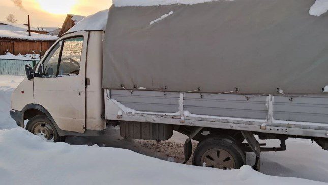 Грузовой бортовой автомобиль ГАЗ 330210, 1999 года выпуска, VIN X6H330210X0002894, государственный регистрационный знак М278ОА70, цвет сафари, тип транспортного средства – грузовой бортовой, категория В/N1, мощность двигателя 100 л.с. (73,5 кВт), шасси (рама) № 0002894, кузов № 330200X001642, паспорт транспортного средства 19 ЕР 071392, свидетельство о регистрации транспортного средства 99 48 103991