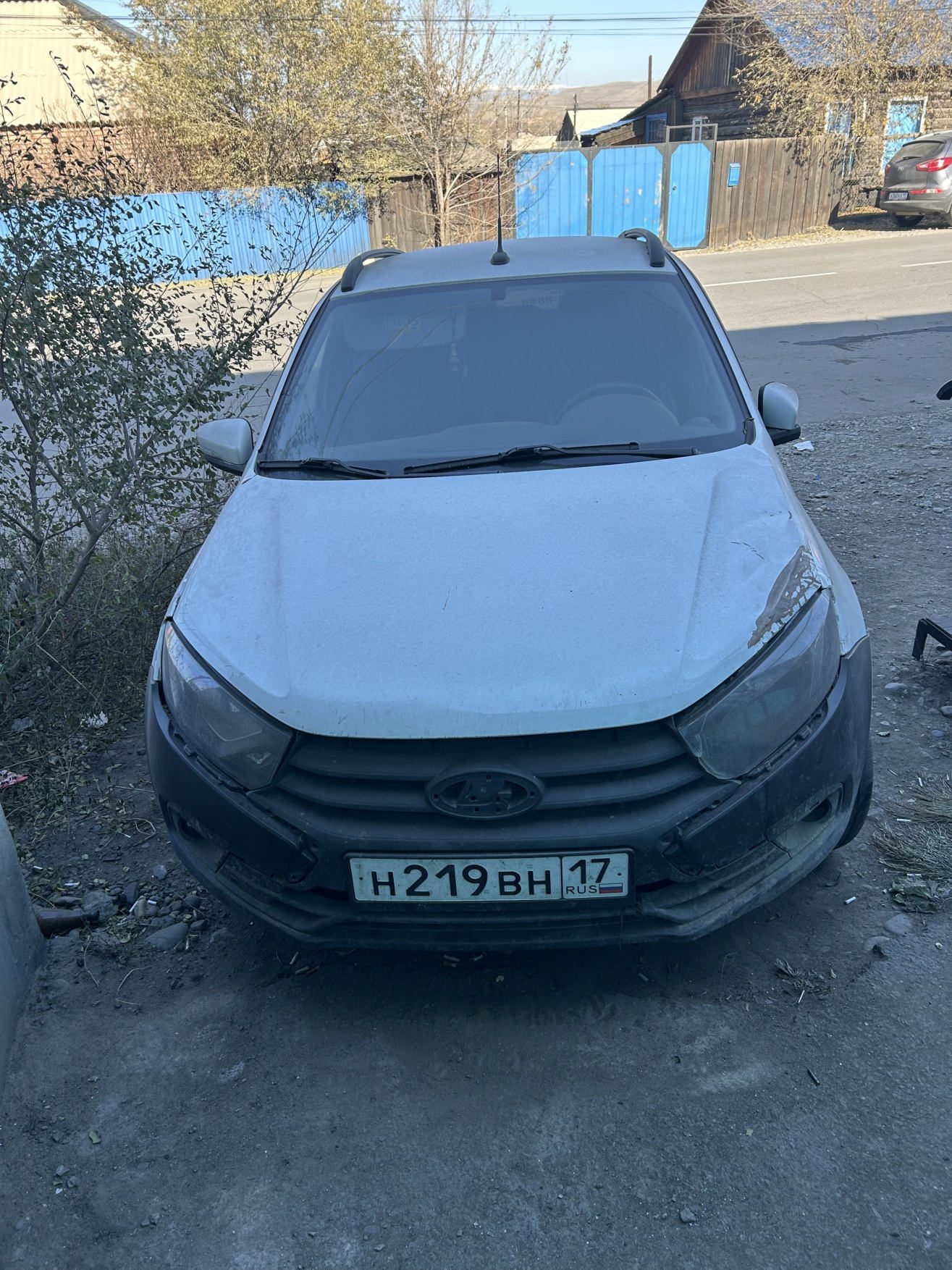 Транспортное средство – легковой автомобиль марка /модель – Lada (ВАЗ) Granta, год выпуска – 2021, VIN – XTA219070N0820628. Имущество является предметом залога в пользу АО "ТБанк" (ИНН 7710140679).