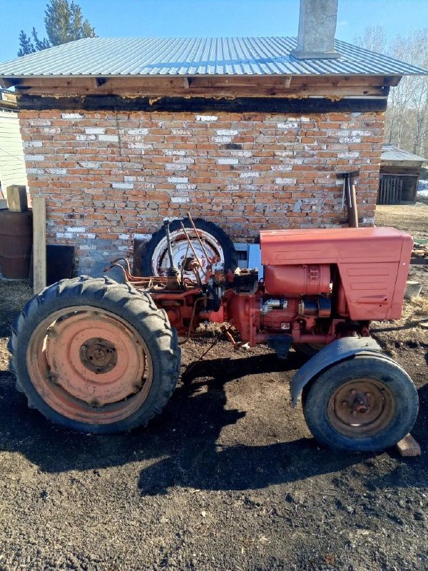 трактор колесный, Т-25А1, заводской номер 345854, двигатель номер 863914, год выпуска 1984, цвет – красный, государственный регистрационный знак 4951 КВ 42