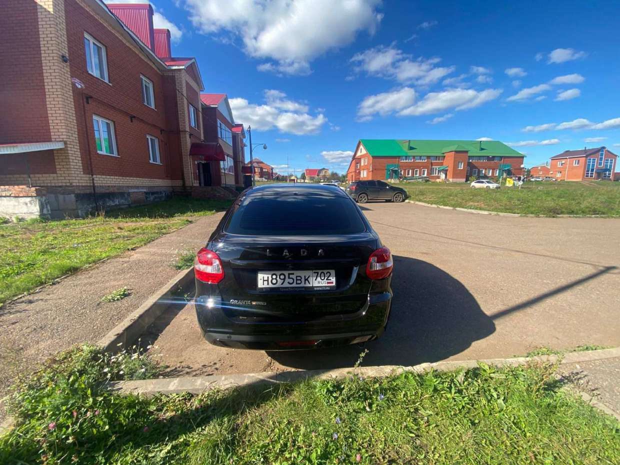 Легковой автомобиль, марка: LADA GRANTA, год изготовления: 2024, VIN: XTA219170R0555031, г/н: Н895ВК702, вид собственности: индивидуальная.