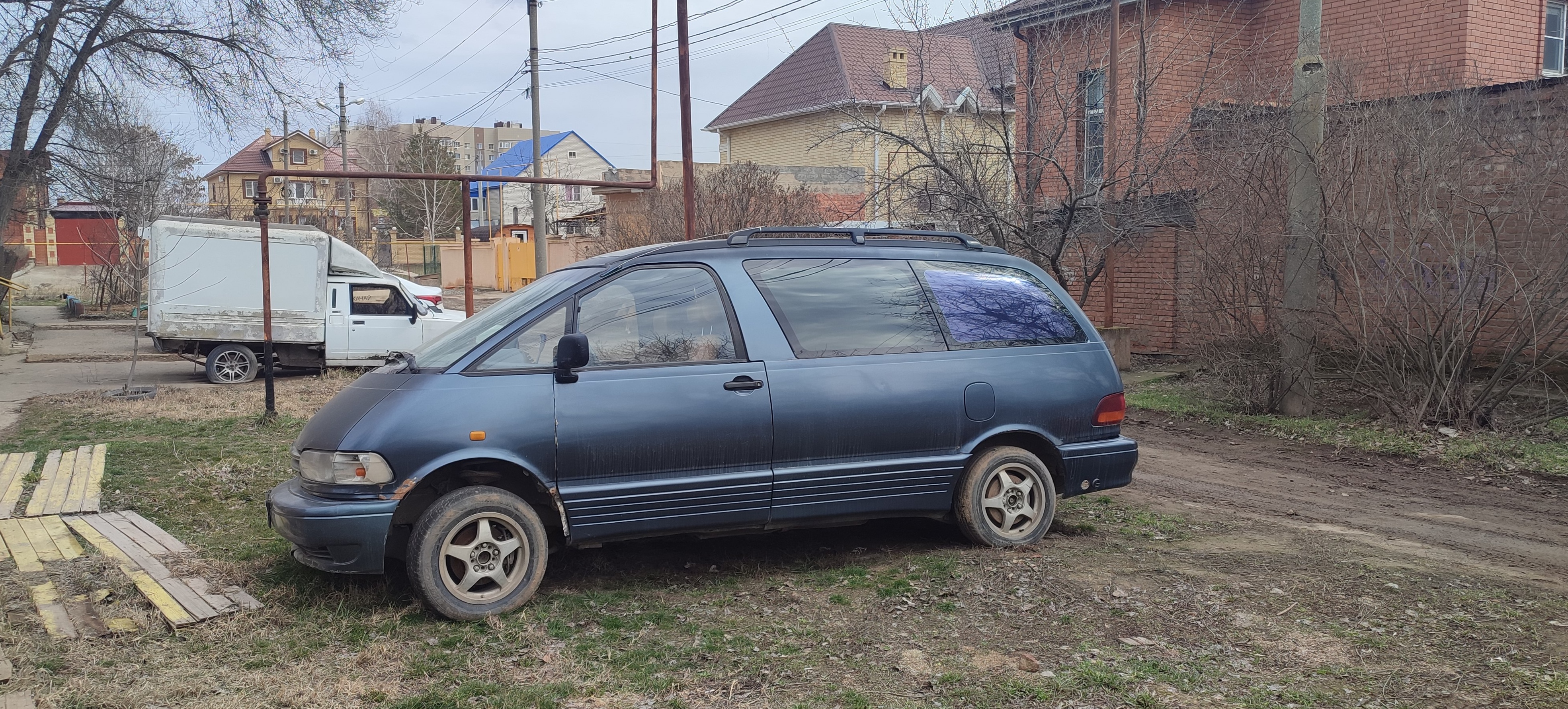 Легковой автомобиль, марка: ТОЙОТА, модель: ПРЕВИА, год изготовления: 1994, VIN: JT111AC1100085512, вид собственности: индивидуальная.