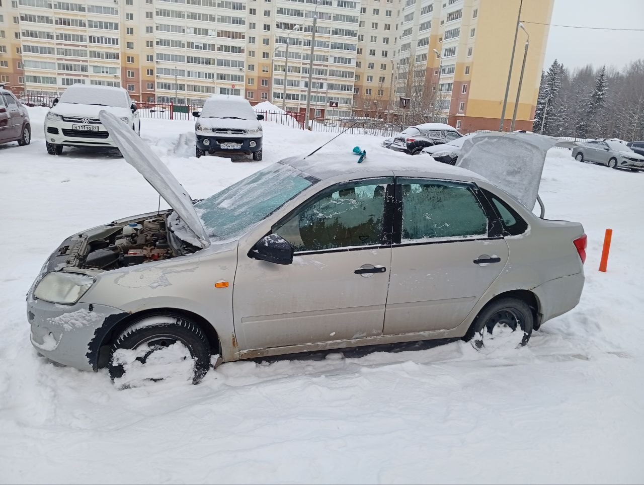 марка, модель – LADA 2190 GRANTA SEDAN; цвет – СЕРЕБРИСТЫЙ; идентификационный номер (VIN) – XTA219010H0434934; год изготовления – 2016; кузов № XTA219010H0434934; паспорт транспортного средства – серия 82ОЕ № 826667