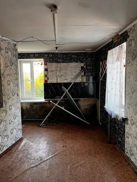 Квартира, площадью 28,7 кв.м., кадастровый номер: 60:09:0010438:49, расположенная по адресу: Псковская область, м.о. Невельский, г. Невель, ул. Кирова, д. 21, кв. 8