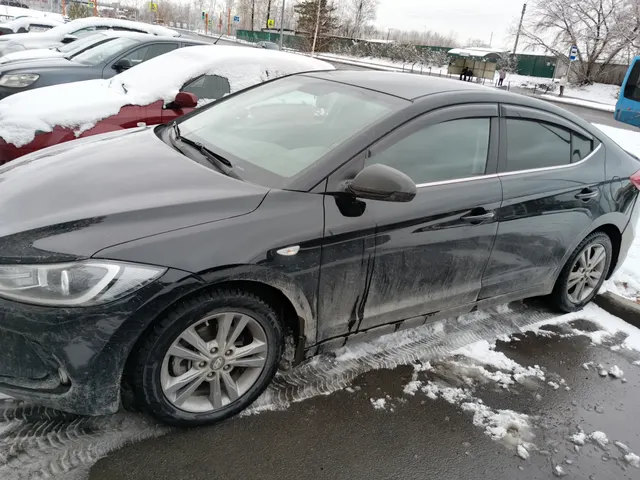 Hyundai Elantra, VIN: XWEDC41CBH0000994