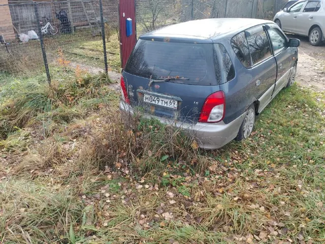 Легковой автомобиль, марка: КИА КАРЕНС VIN: KNEFC523115011329, год изготовления: 2001, ГРЗ: M049TM69, вид собственности: индивидуальная.