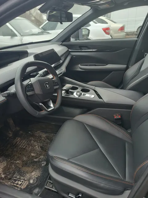 автотранспортное средство: Changan UNI-V, 2023 г.в., VIN: LS5A2DKEXPA330132; Тип ТС: легковой седан; категория ТС В/М1; цвет черный; экологический класс пятый; одобрение типа ТС OПRUA-CN.RU00.0110728, пробег 24 408 км., мощность 133 кВт/180.8 л.с.