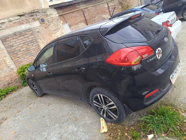 Легковой автомобиль KIA JD (CEE'D), легковой комби (хэтчбек), 2013 год выпуска, вино номер XWEHM511AD0002292, гос.рег.знак М914ОВ196, цвет черный, мощность двигателя 100 л.с. (73,5 кВт), рабочий объем двигателя 1396 куб. см, экологический класс четвертый, категория ТС B/M1