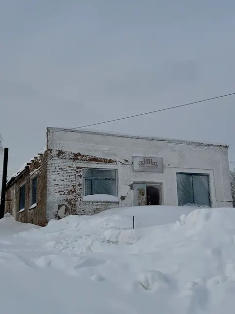 Нежилое здание, расположенное по адресу: Кемеровская область, Крапивинский м. о., п. Каменный, ул. Мира, двлд. 51, кадастровый номер 42:05:0107002:287.