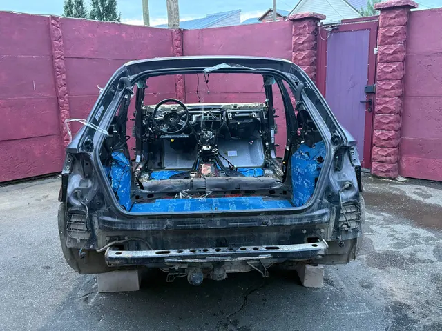 Лот №1 – Легковой автомобиль, АУДИ АЗ, VIN: WAUZZZ8V5FA174986, 2015 года выпуска.