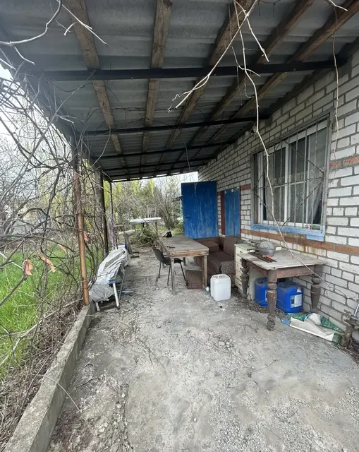 Дом, площадью: 80 кв.м., с кадастровым номером: 34:03:140109:12192, расположенный на земельном участке, площадью: 528 кв.м., с кадастровым номером: 34:03:140109:11702; адрес: Российская Федерация, Волгоградская область, Городищенский район, СНТ "Мичуринец-2", д. 2356.