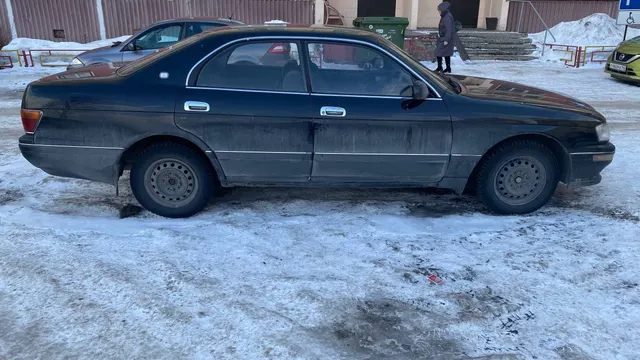 Автомобиль Toyota Crown (год выпуска 1989, Шасси (рама) № LS141009094, цвет – черный, г.р.з. Х847ОЕ142).