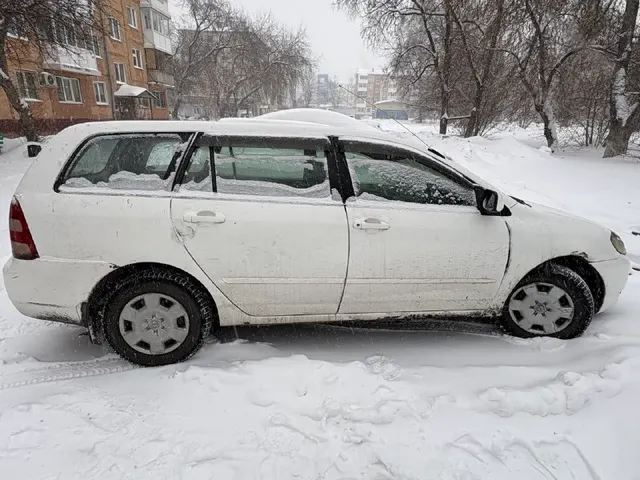 Автомобиль Toyota Corolla Fielder (2001 г.в., Кузов № NZE1210063422, цвет белый, г.р.з. Т126КС142).