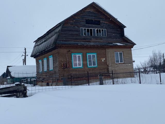 Жилой дом - 48,8 кв. м, адрес: Республика Башкортостан, м. р-н Архангельский, с.п. Краснозилимский сельсовет, д. Кысынды, ул. Центральная, д. 22, земельный участок - 2 740 кв. м, местоположение установлено относительно ориентира, расположенного в границах участка. Почтовый адрес: Республика Башкортостан, р-н Архангельский, с/с Краснозилимский, д. Кысынды, ул. Центральная, д. 22